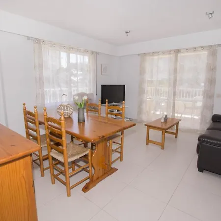 Edificio La Reina Appartement
