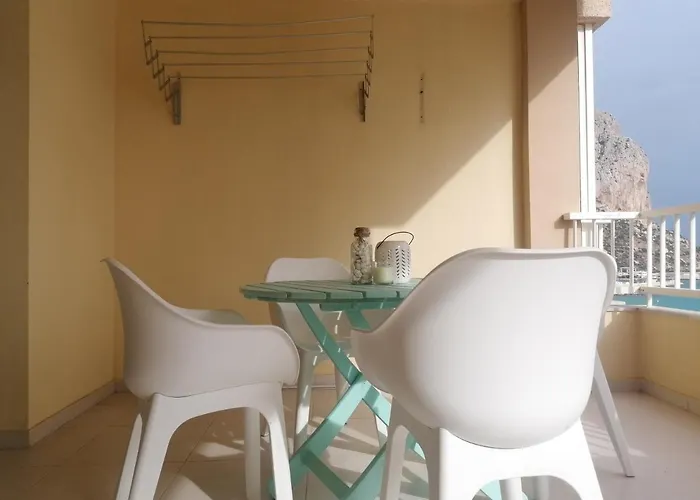 Apartman Edificio La Reina *