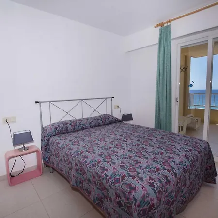 Edificio La Reina Apartment *