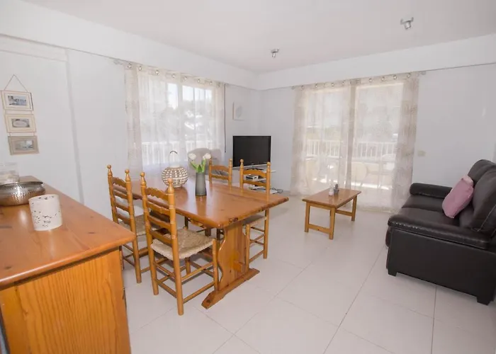 Edificio La Reina Appartement